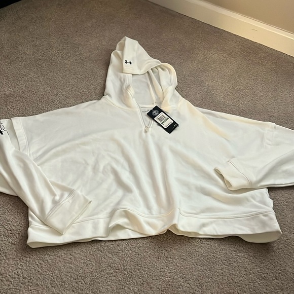 “Under Armour: Cropped Sweatshirt NWT size large” - Picture 1 of 7